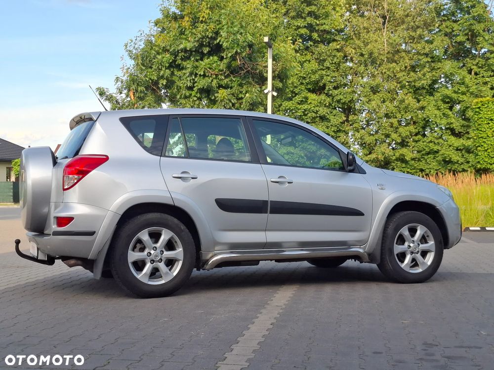 Toyota RAV4 2.2 D-4D Sol 180 - 11