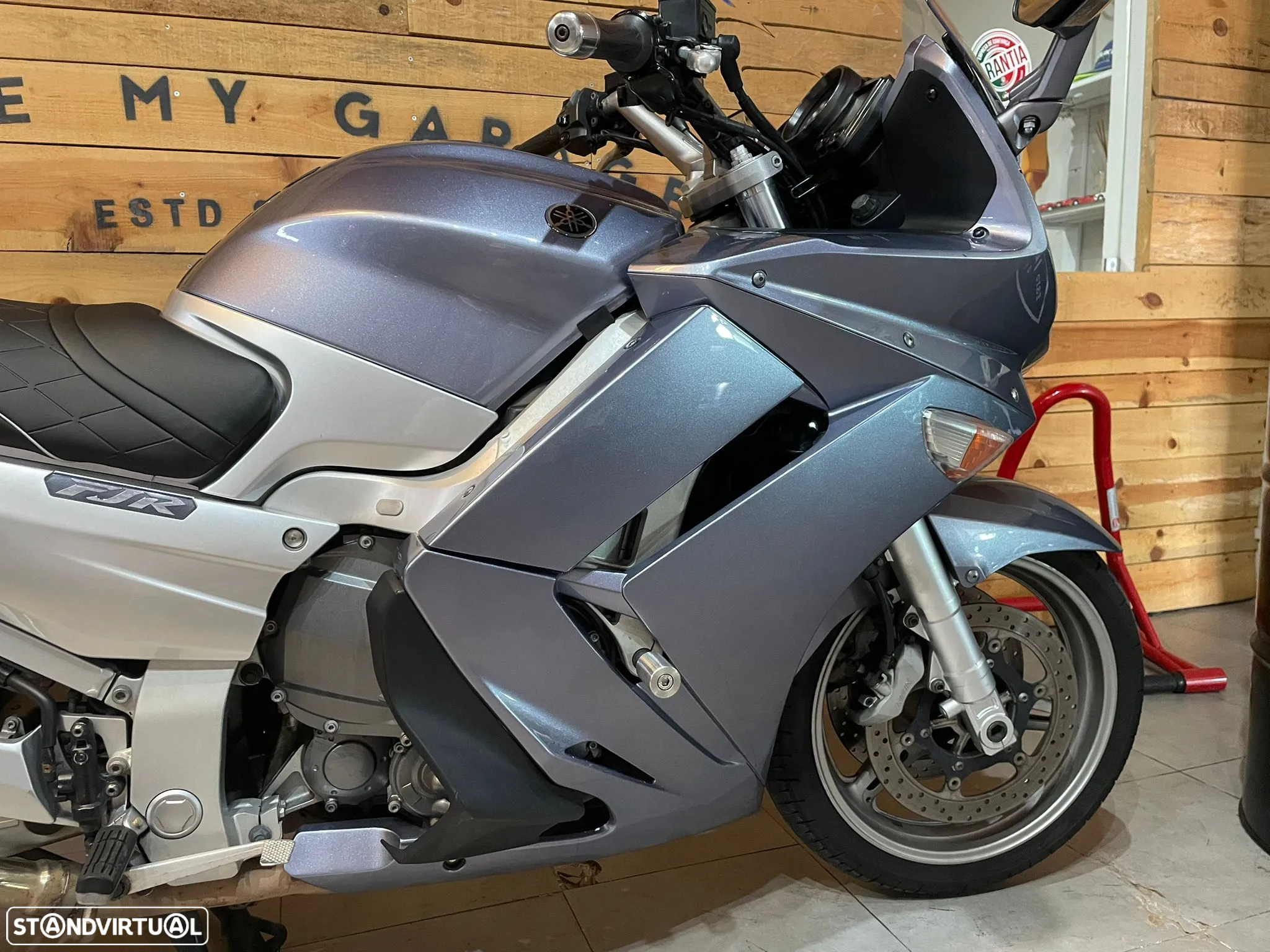 Yamaha FJR - 13