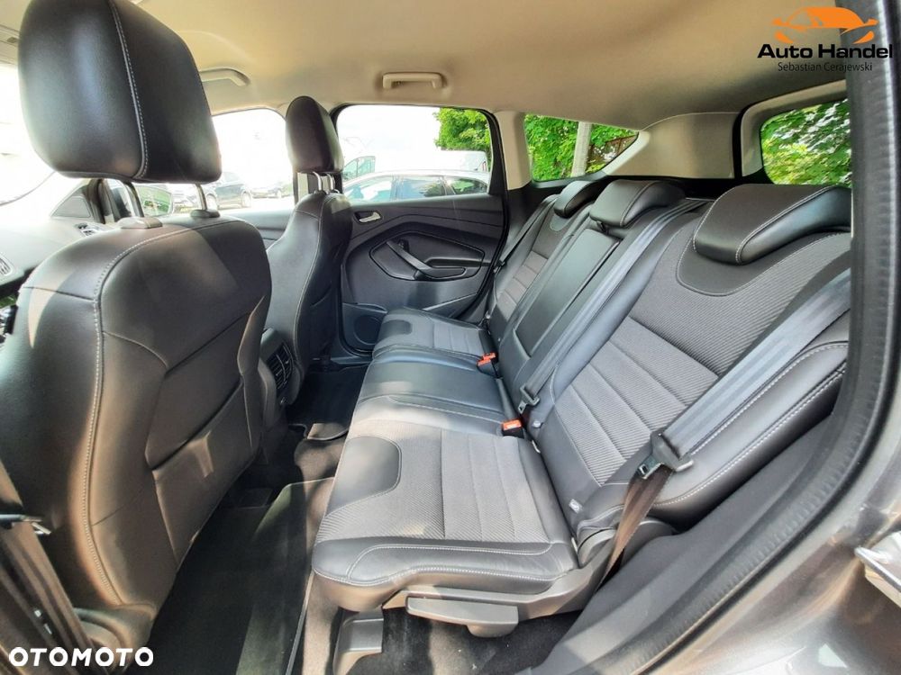 Ford Kuga 1.5 EcoBoost 2x4 Titanium - 37