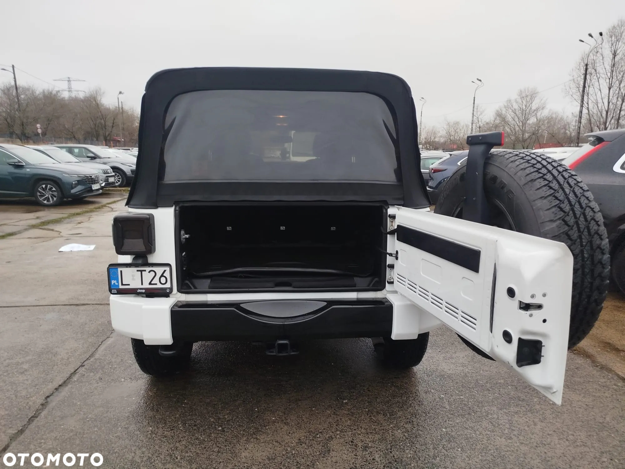 Jeep Wrangler 3.6 Unlim Sahara - 21