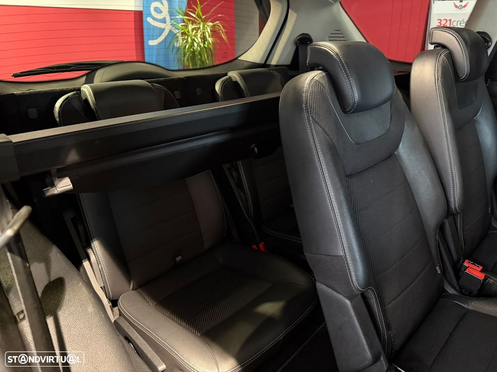Ford S-Max 2.0 TDCi Titanium 7L - 12