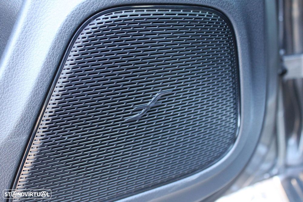 Mercedes-Benz CLA 250 e Shooting Brake AMG Line - 11