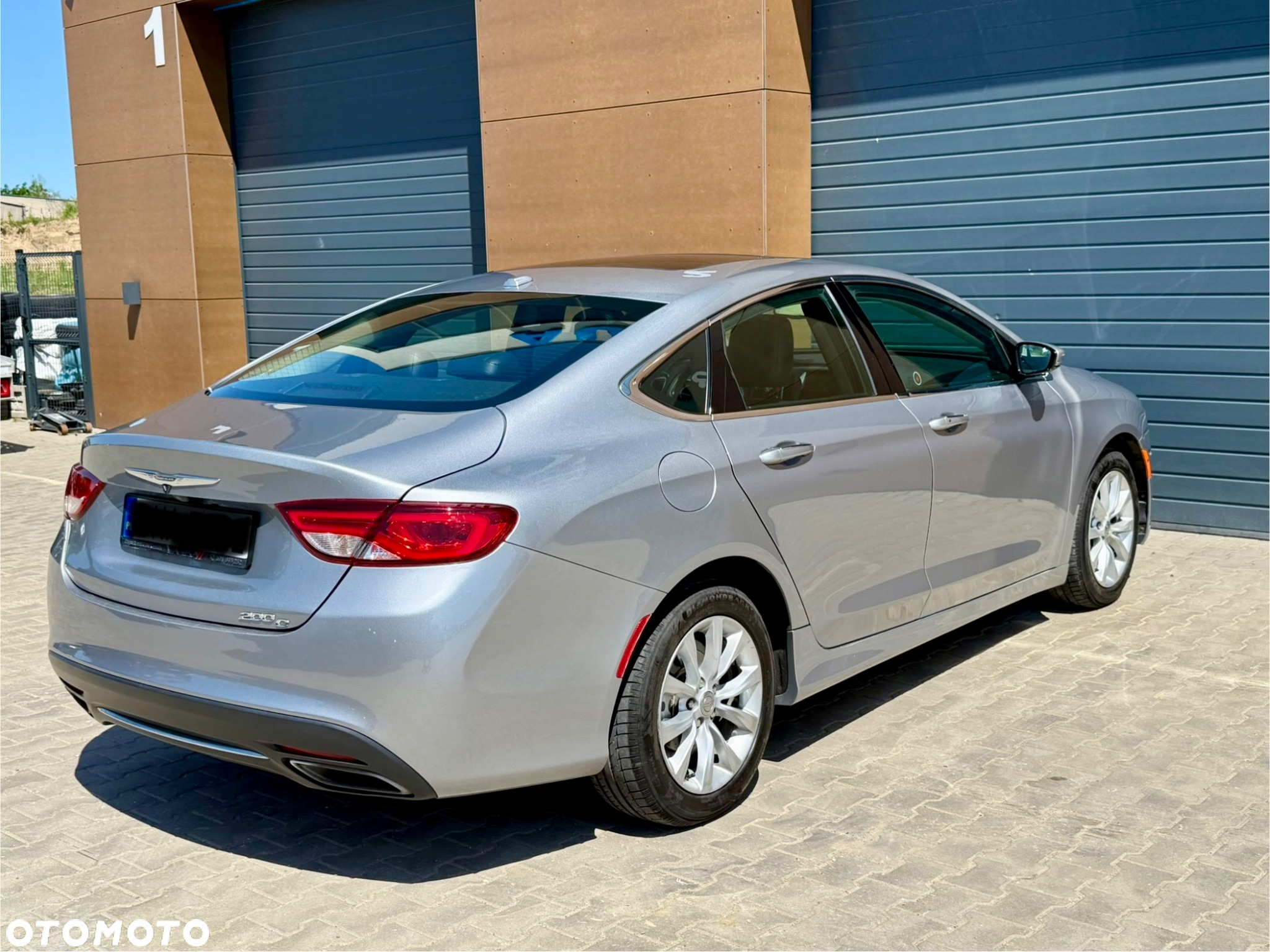 Chrysler 200 - 6
