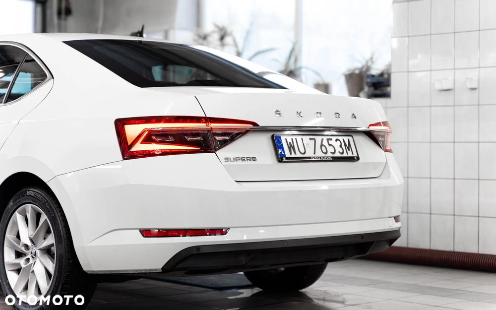 Skoda Superb 2.0 TDI SCR Ambition DSG - 9