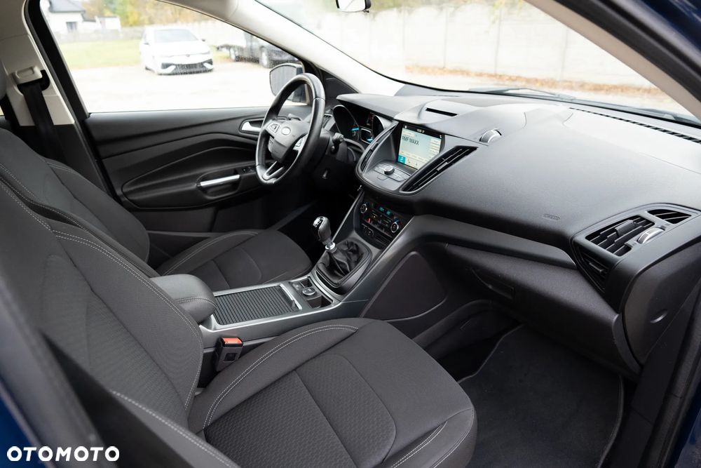 Ford Kuga 1.5 EcoBoost 2x4 Titanium - 10