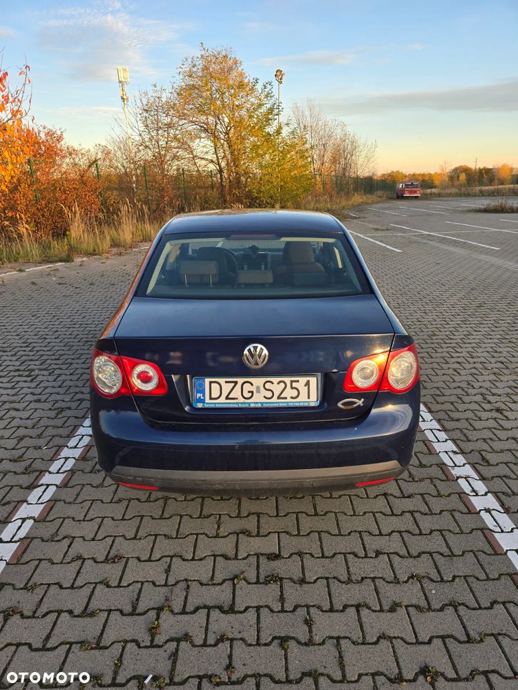 Volkswagen Jetta 1.6 Trendline - 3