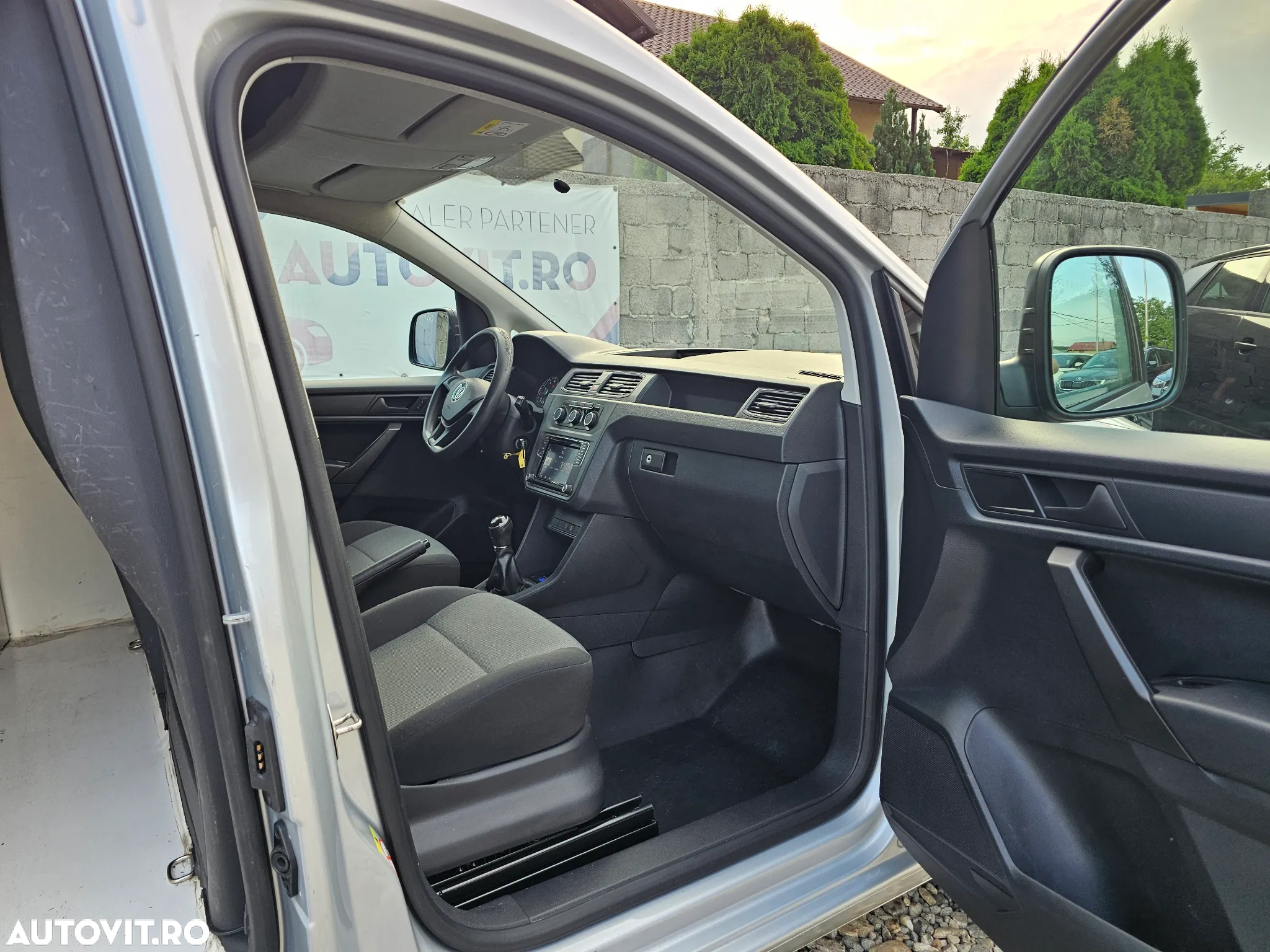 Volkswagen CADDY MAXI FRIGORIFIC IZOTERMA GPL DIN FABRICA - 25