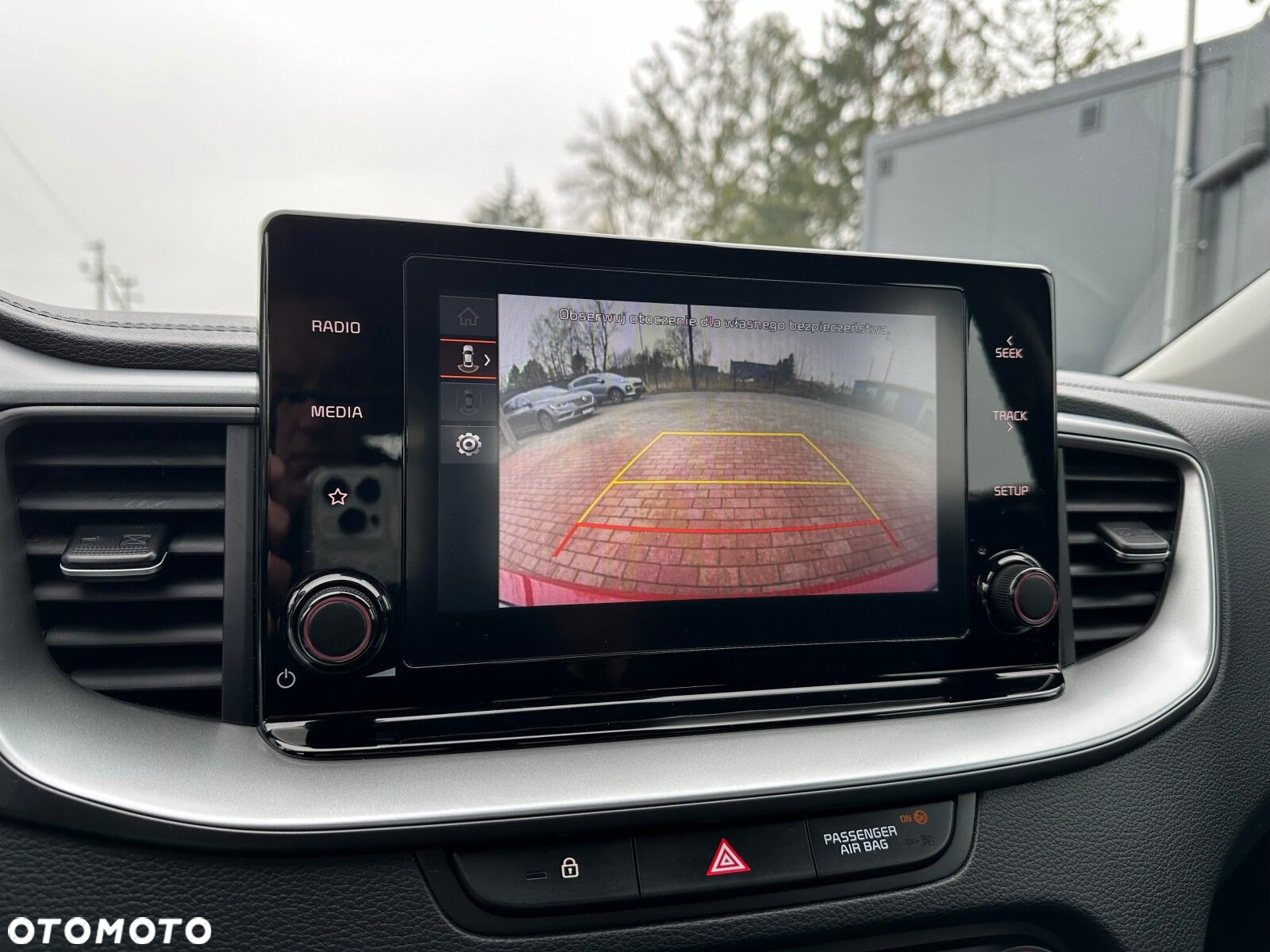 Kia Ceed - 24
