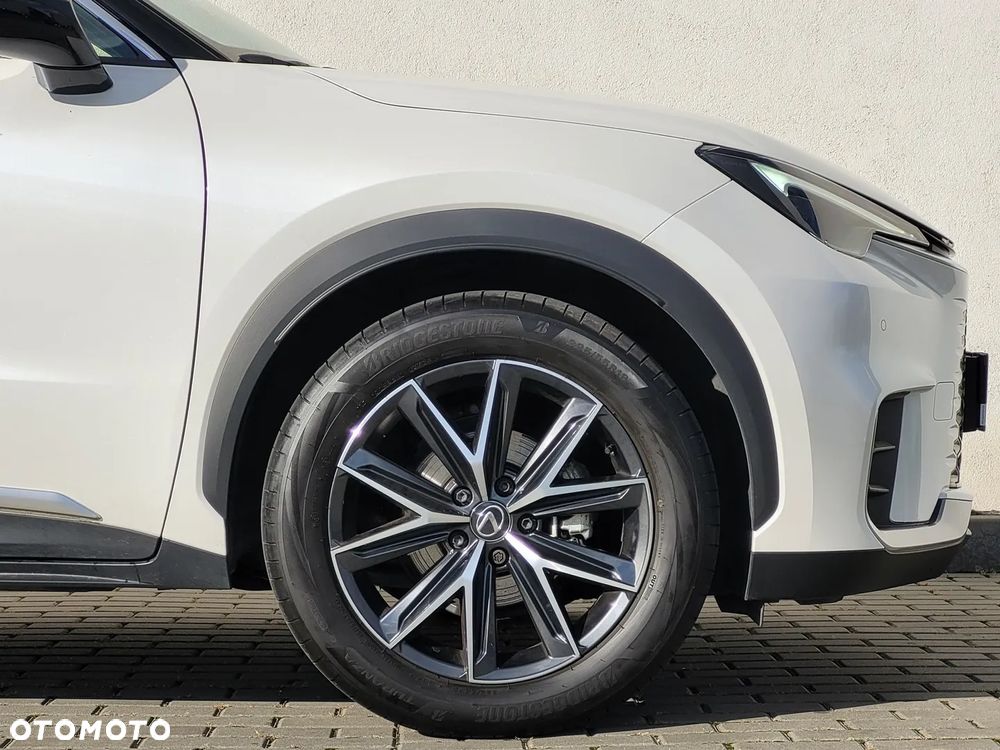 Lexus LBX 1.5 Hybrid Emotion - 11