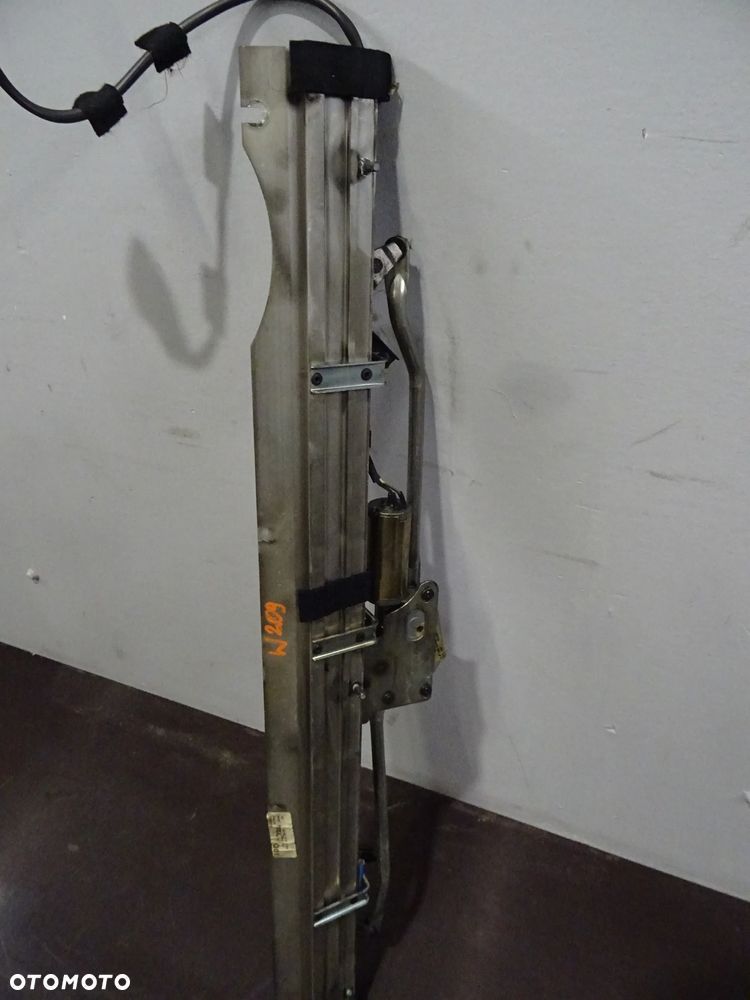 MERCEDES W209 CLK 02-09 ROLETA TYLNEJ SZYBY - 2