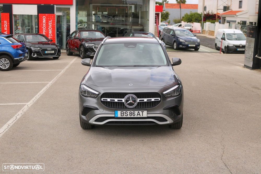 Mercedes-Benz GLA 180 d 8G-DCT - 4