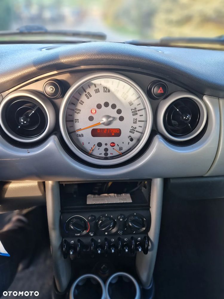 MINI ONE Sidewalk - 18