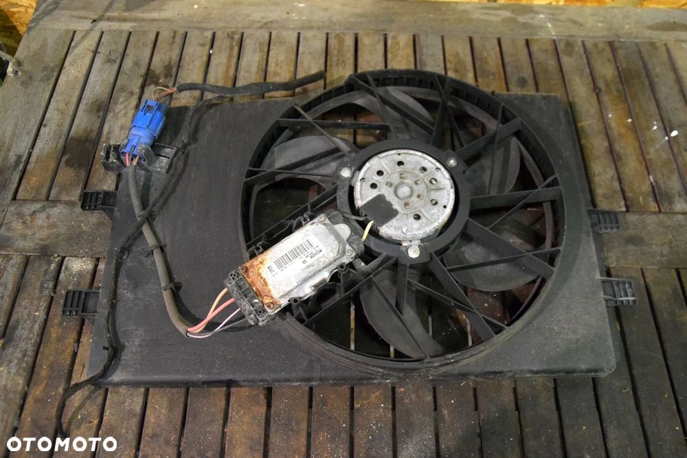 Mercedes A-Klasa B W169 W245 1.5 1.7 Wentylator chłodnicy + obudowa 1137328294 0130307011 - 2