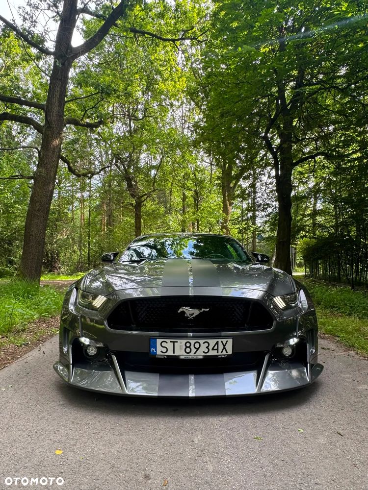 Ford Mustang - 4