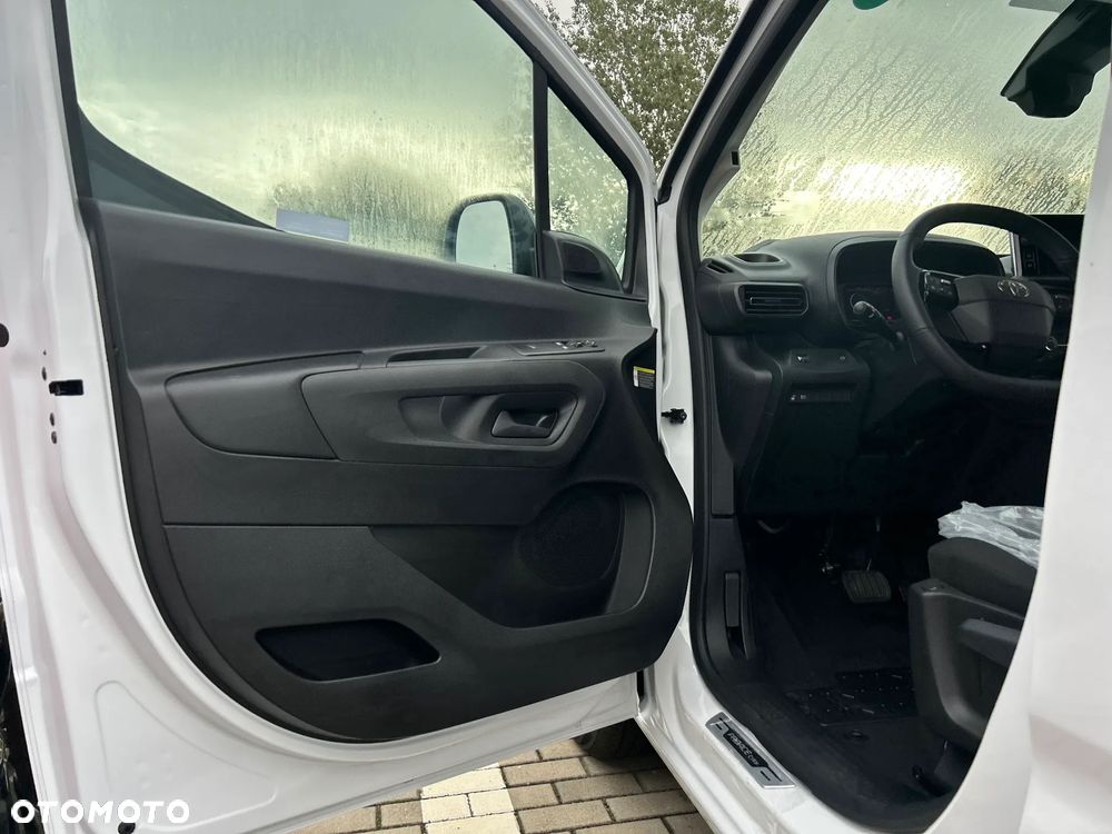 Toyota Proace City - 23