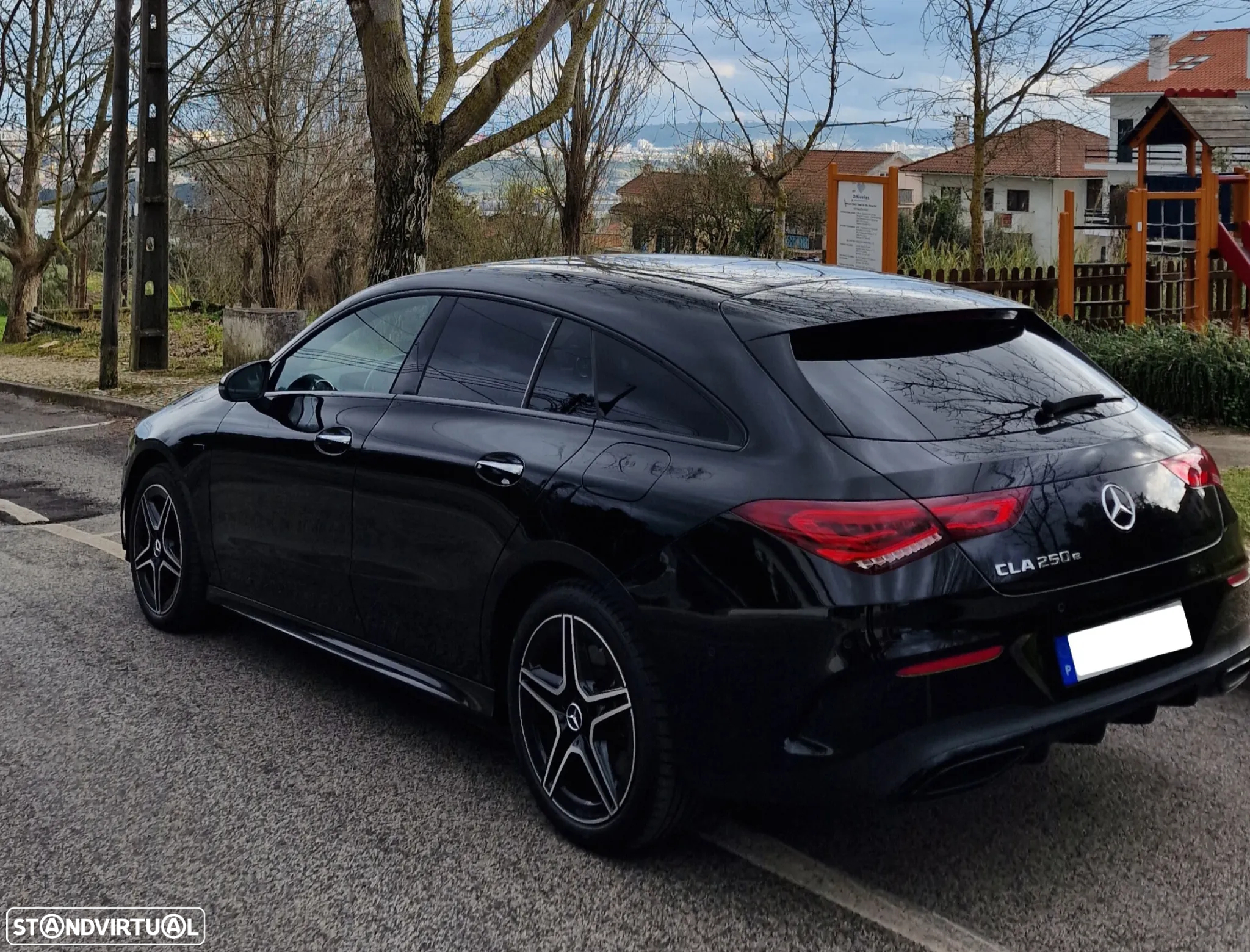 Mercedes-Benz CLA 250 e Shooting Brake AMG Line - 2