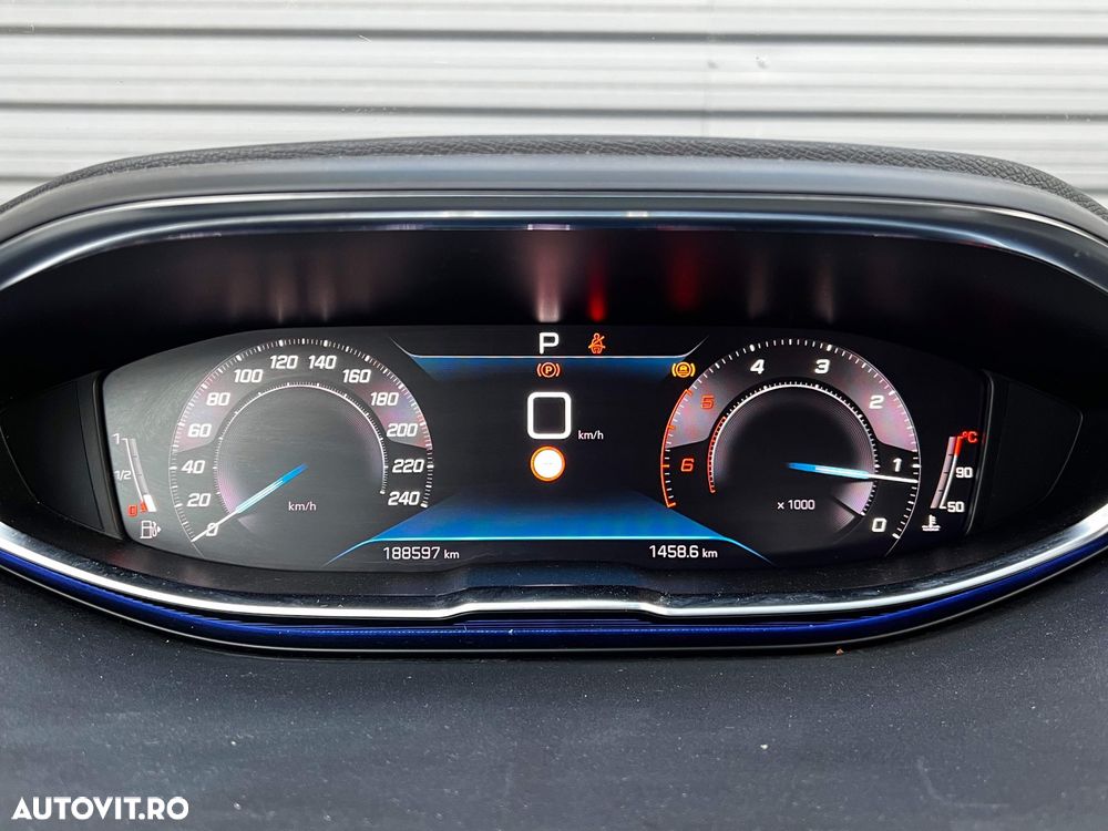 Peugeot 3008 1.5 BlueHDI S&S EAT8 Allure - 24