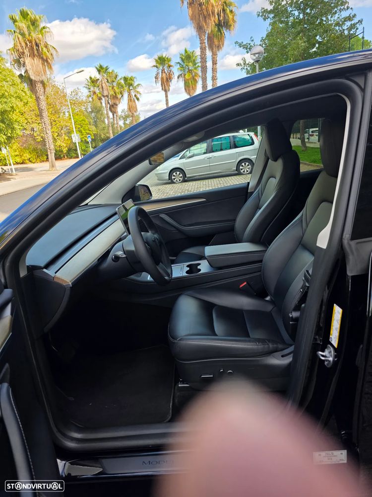 Tesla Model Y Long Range Dual Motor AWD - 9
