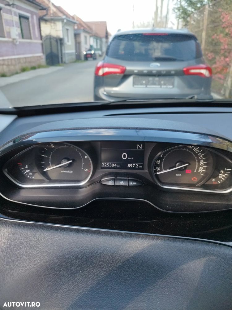 Peugeot 208 1.4 HDi FAP STT Active - 8