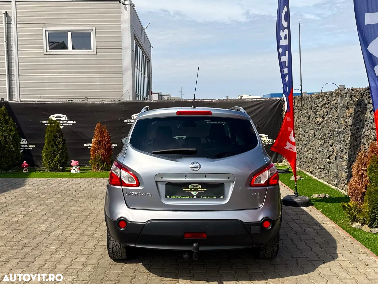 Nissan Qashqai+2 - 12
