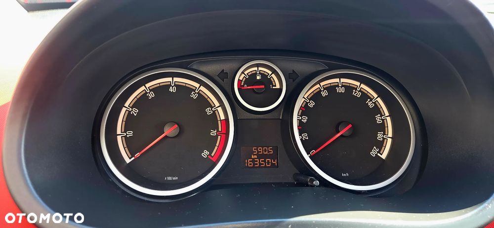 Opel Corsa 1.4 16V Cosmo - 12