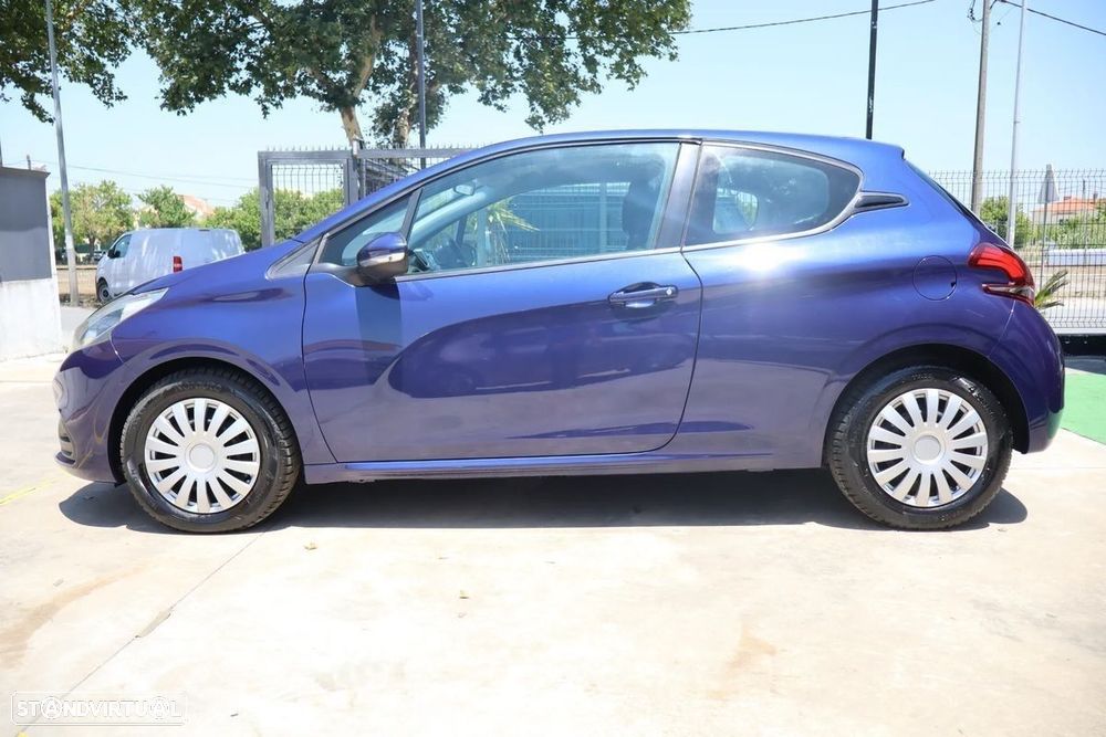 Peugeot 208 - 11