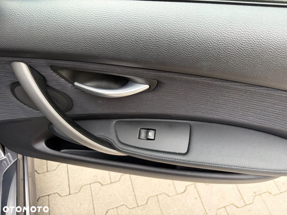 BMW Seria 1 116i - 23