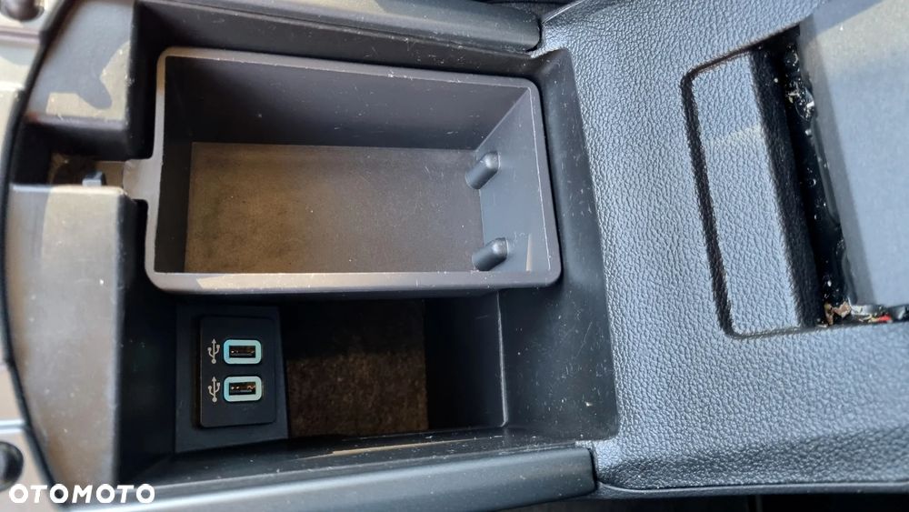 Ford Kuga 2.0 TDCi 2x4 Cool & Connect - 36