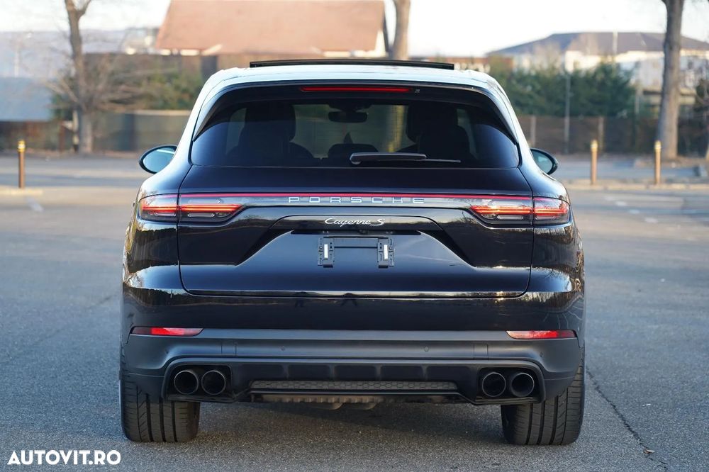 Porsche Cayenne S - 4