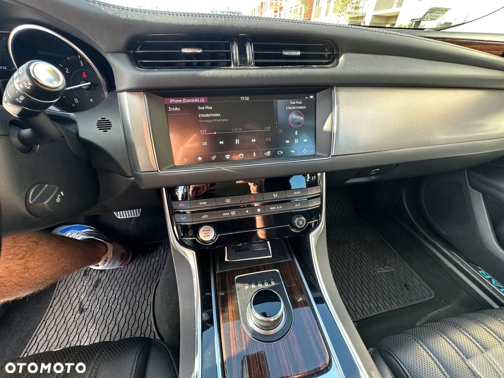 Jaguar XF 2.0 i4D AWD Portfolio - 8