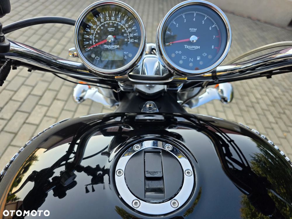 Triumph Rocket - 7