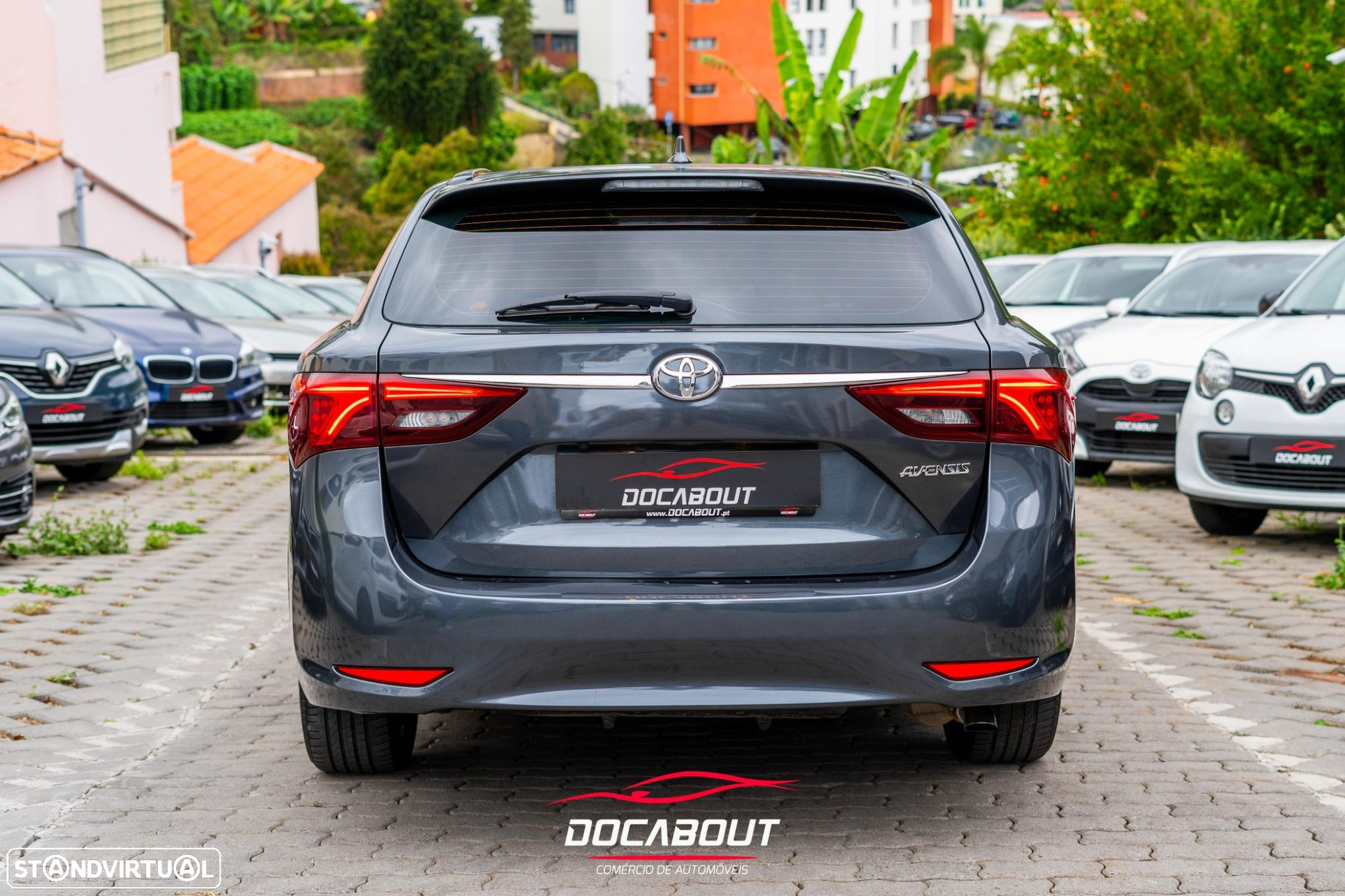Toyota Avensis Touring Sports - 4