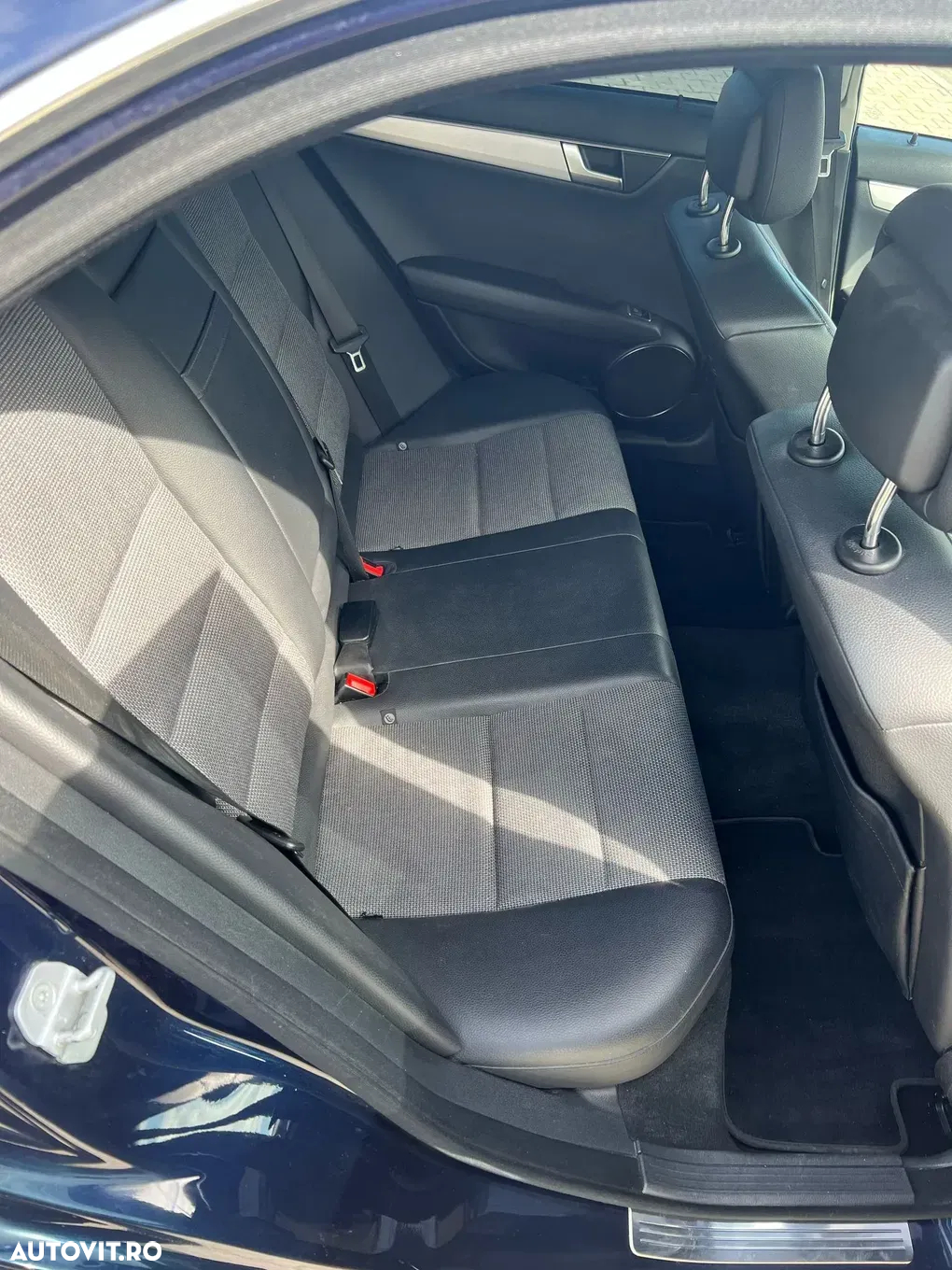Mercedes-Benz C 200 T (BlueEFFICIENCY) 7G-TRONIC Avantgarde - 11