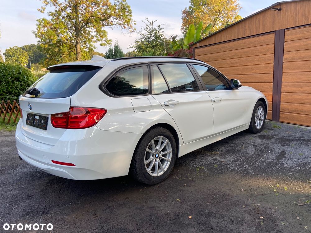 BMW Seria 3 318d Sport Line - 4