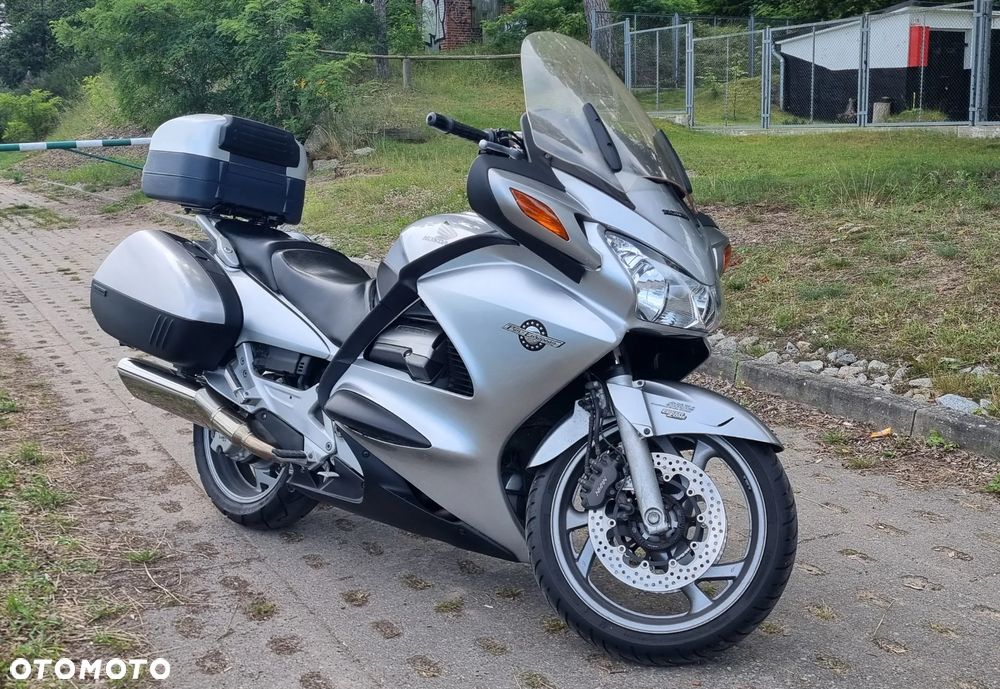 Honda ST - 12