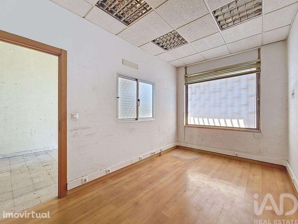 Loja / Estabelecimento Comercial em Camarate, Unhos e Apelação de 132, - Grande imagem: 3/18