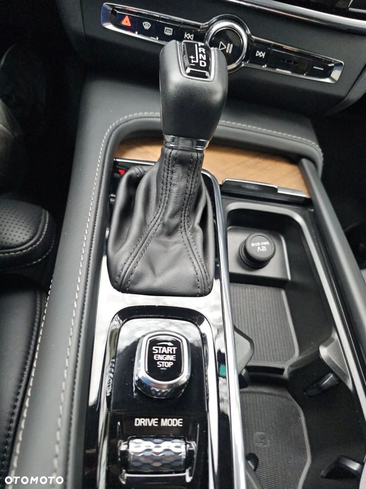 Volvo S90 D4 Inscription - 17