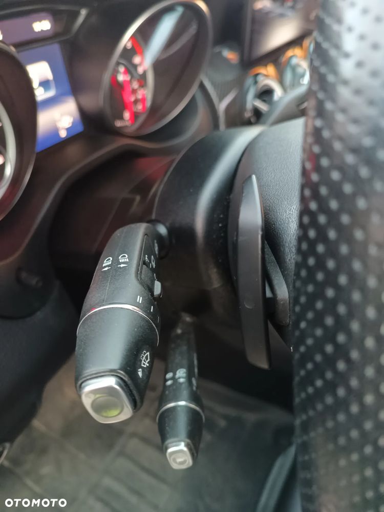 Mercedes-Benz GLA 220 d 7G-DCT UrbanStyle Edition - 23