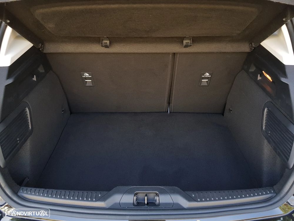 Ford Focus 1.5 TDCi ECOBlue Connected Aut. - 11