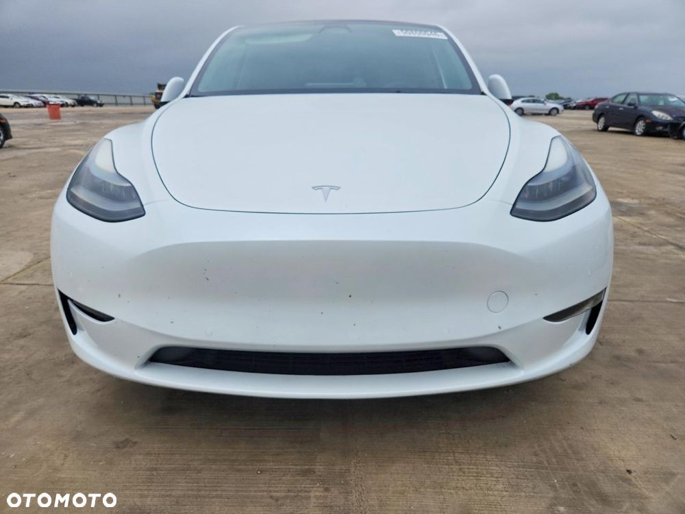 Tesla Model Y Performance AWD - 2
