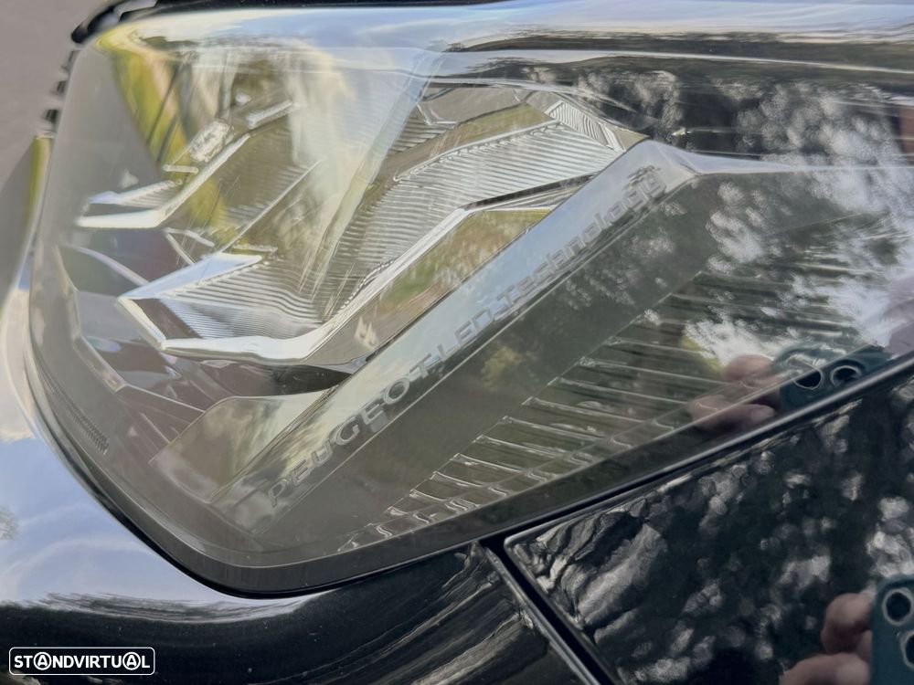 Peugeot 2008 1.2 PureTech Signature - 49