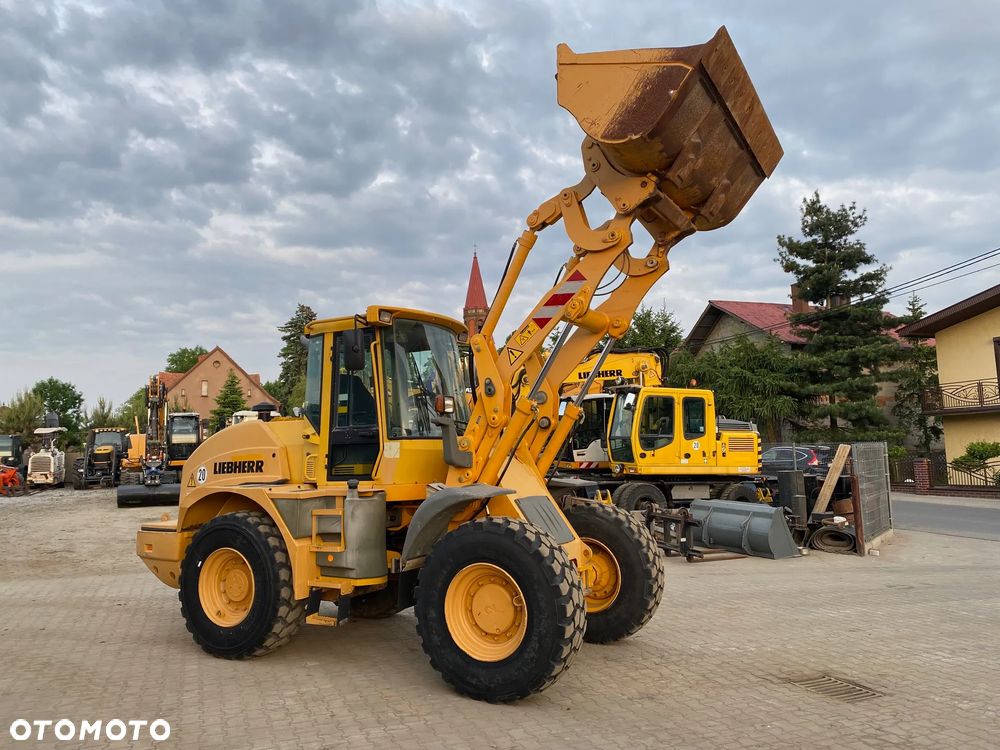 Liebherr L524, ŁYŻKA + WIDŁY, SZYBKOZŁĄCZE, Z NIEMIEC, WZOROWO UTRZYMANA - 1