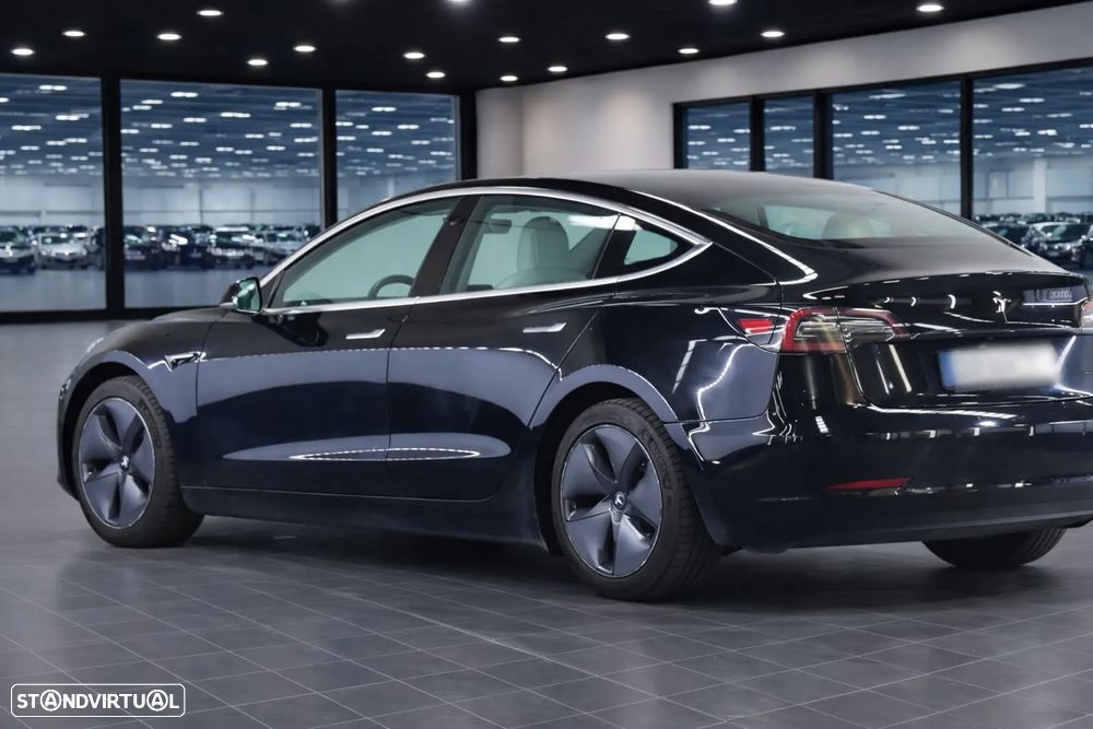 Tesla Model 3 - 2