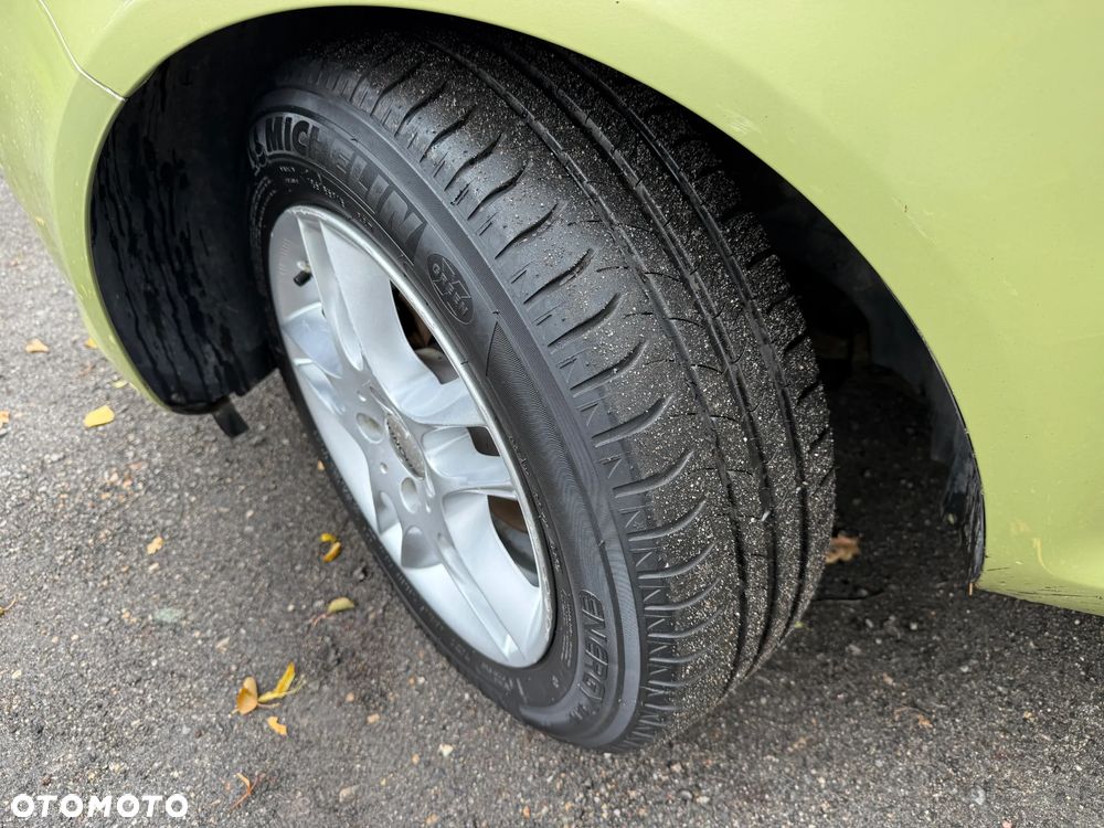 Opel Corsa 1.4 16V Innovation - 6