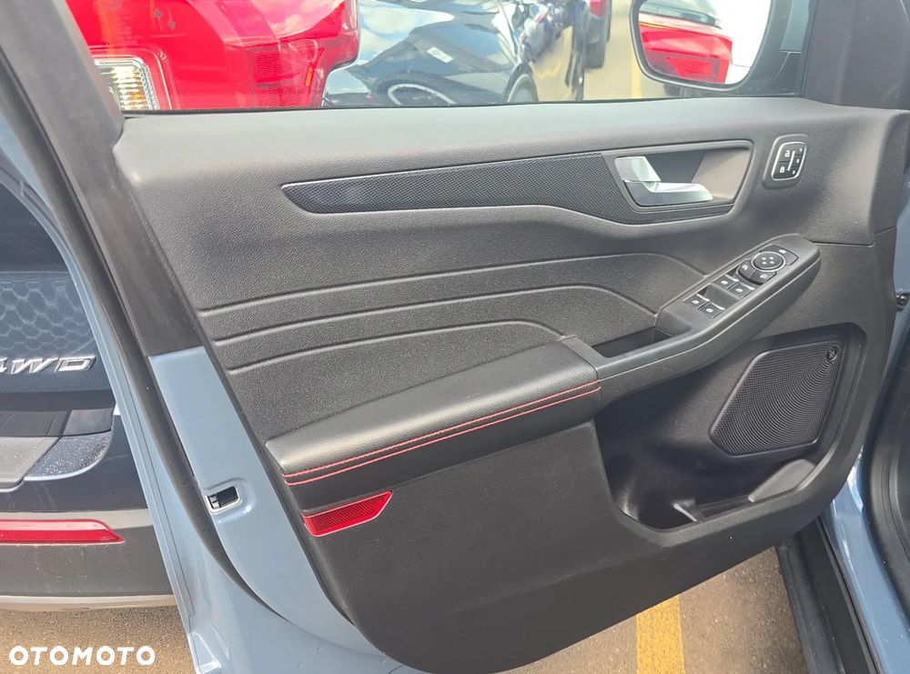 Ford Escape 2.0 EcoBoost AWD Titanium - 9
