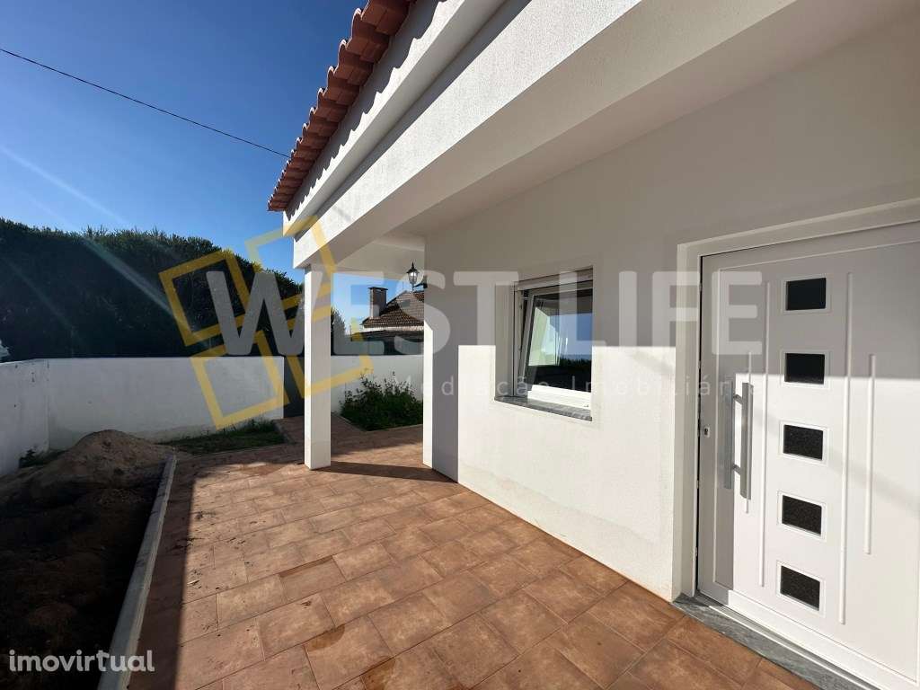 Moradia T2, com espaço exterior, ótima exposição solar a apenas 5 m... - Grande imagem: 2/24