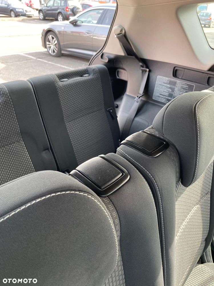 Toyota Verso 1.8 Premium 7os - 25