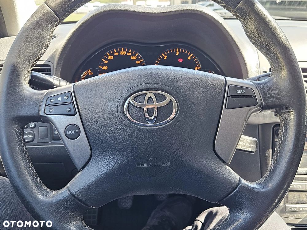 Toyota Avensis 2.2 D-4D Sol Plus 180 Premium - 32