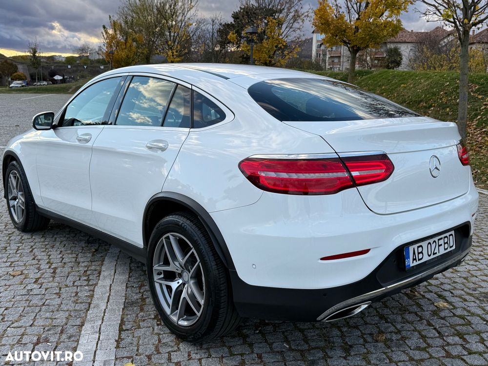 Mercedes-Benz GLC Coupe 250 4Matic 9G-TRONIC AMG Line - 9