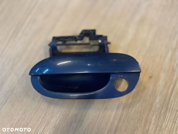 Klamka zewnętrzna drzwi przednia lewa Bmw e39 Topasblau 364